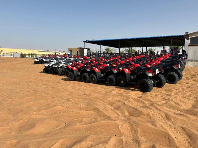 Big Red Dune desert in dubai
